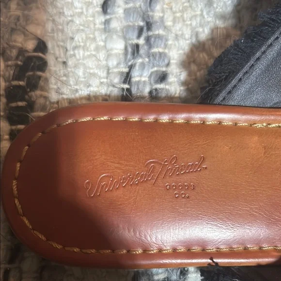 Universal Thread Sandals - Picture 5 of 7
